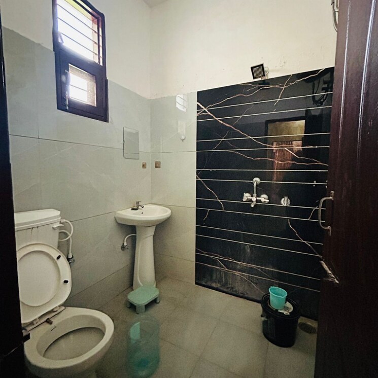 Bathroom, kharar landran road 1 Bedroom 600 Sq.Ft. Apartment In Kharar Landran Road Mohali 8096885
