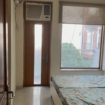 Room in 2 BHK Builder Floor at Sector 24 – for Rent