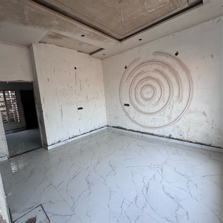 Room, kharar road 3 Bedroom 900 Sq.Ft. Apartment In Kharar Road Mohali 8096904