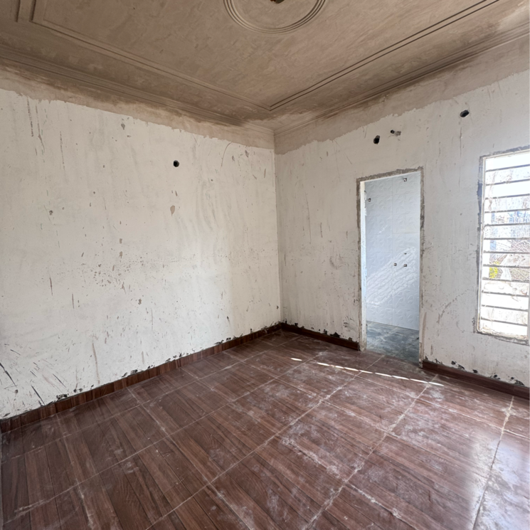 Room, kharar road 3 Bedroom 900 Sq.Ft. Apartment In Kharar Road Mohali 8096904