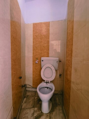 Attached Bathroom in 2 BHK Builder Floor at Dwarka Mor – for Rent