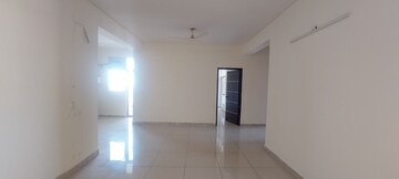 Furnished Amenities in 3 BHK Apartment at Indosam75, Sector 75 – for Rent