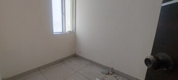 Room in 3 BHK Apartment at Indosam75, Sector 75 – for Rent