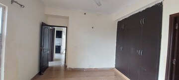 Room in 2 BHK Apartment at Gardenia Golf City, Sector 75 – for Rent