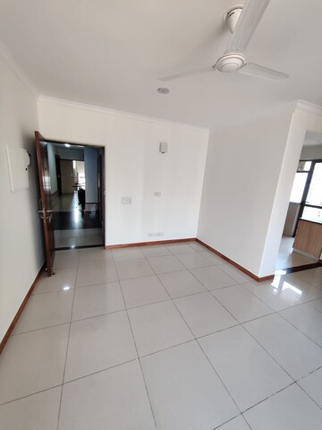 Building Lobby in 2 BHK Apartment at DLF The Princeton Estate, Dlf Phase V – for Rent