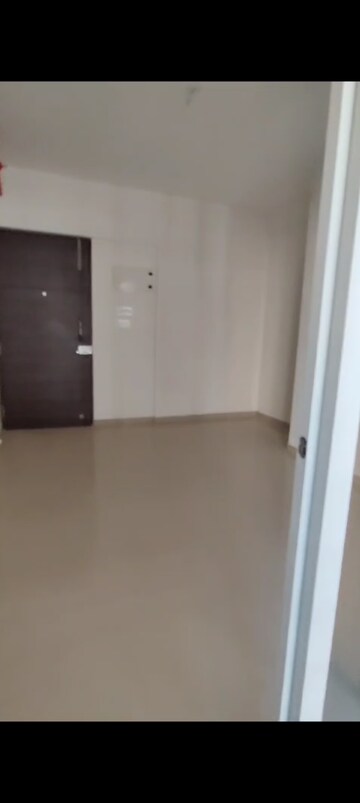 Room in 2 BHK Apartment at Surya Kiran CHS Andheri, Andheri West – for Rent