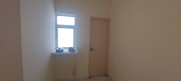 Room in 3 BHK Apartment at Maxblis White House, Sector 75 – for Rent
