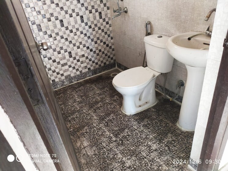 Bathroom, aditya-world-city 3 Bedroom 1129 Sq.Ft. Apartment In Shahpur Bamheta Ghaziabad 8096961