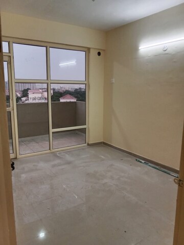 Room in 2 BHK Apartment at Pyramid Elite, Sector 86 – for Rent