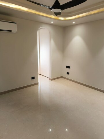 Room in 4 BHK Builder Floor at Ansal Sushant Lok I, Sector 43 – for Sale