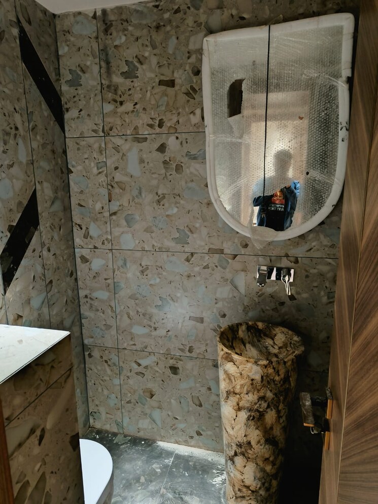 Bathroom, ansal-sushant-lok-i 4 Bedroom 300 Sq.Yd. Builder Floor In Sector 43 Gurgaon 8096977