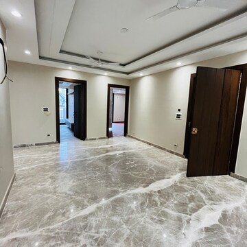 Room in 3 BHK Builder Floor at Palam Vihar Residents Association, Palam Vihar – for Rent