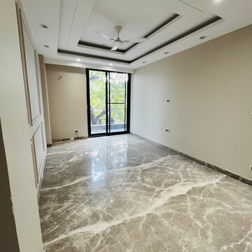 Room in 3 BHK Builder Floor at Palam Vihar Residents Association, Palam Vihar – for Rent
