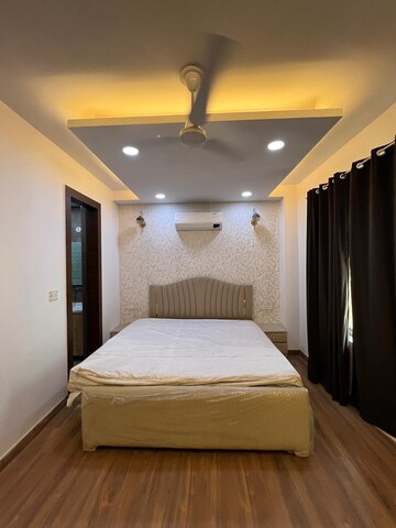 Bedroom in 4 BHK Builder Floor at Sector 52 – for Rent