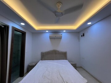Bedroom in 4 BHK Builder Floor at Sector 52 – for Rent