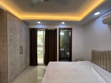 Bedroom in 4 BHK Builder Floor at Sector 52 – for Rent