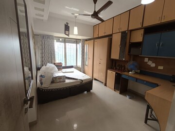 Room in 2 BHK Apartment at Shree Krishna Heights Malad, Malad East – for Rent