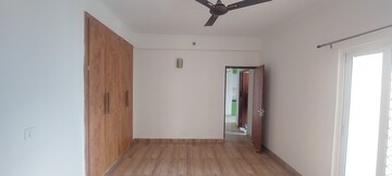 Room in 3 BHK Apartment at Gardenia Golf City, Sector 75 – for Rent
