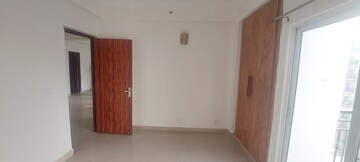 Room in 3 BHK Apartment at Gardenia Golf City, Sector 75 – for Rent