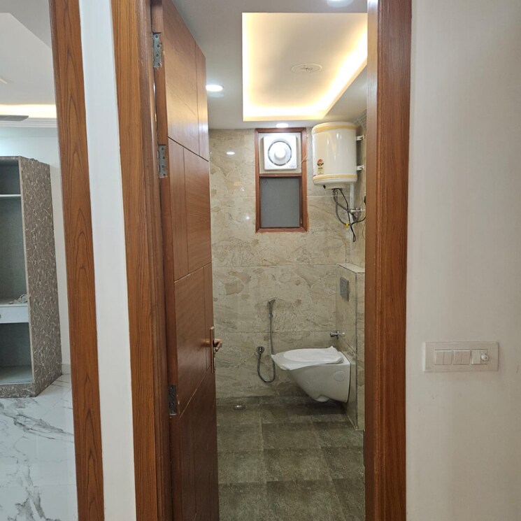 Bathroom, panchsheel vihar 3 Bedroom 1200 Sq.Ft. Builder Floor In Panchsheel Vihar Delhi 8097139
