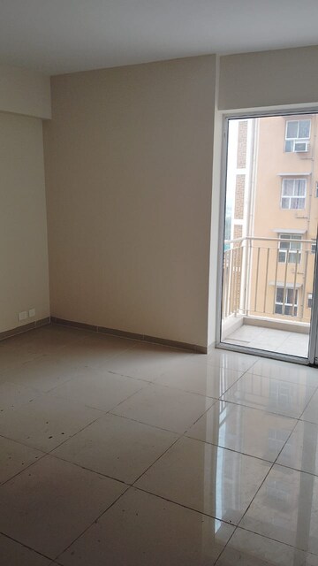Room in 3 BHK Apartment at Wave Dream Homes, Wave City – for Rent