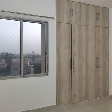 Room in 2 BHK Apartment at Emaar Emerald Estate, Medawas – for Rent