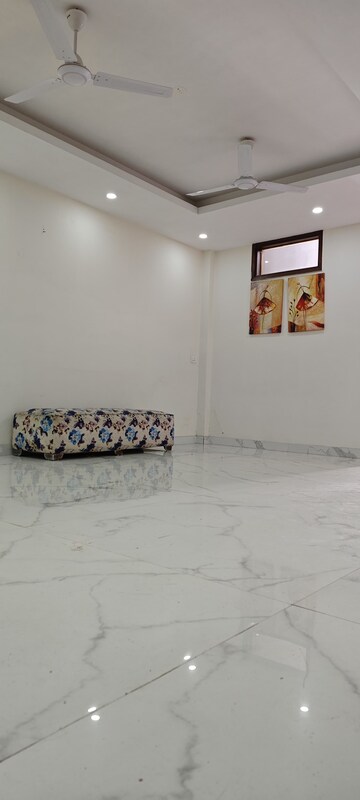 Parking in 4 BHK Builder Floor at SS New Luxury Floors, Sector 90 – for Rent