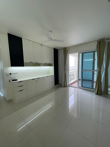 Room in 3 BHK Apartment at Shapoorji Pallonji ParkWest, Binnipete – for Rent