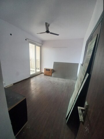 Building Lobby in 2 BHK Apartment at BPTP Discovery Park, Sector 80 – for Rent