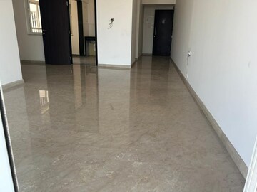 Room in 2 BHK Apartment at Kalpataru Radiance, Goregaon West – for Rent