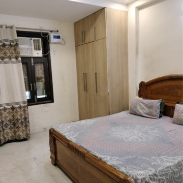 Bedroom in 3 BHK Builder Floor at Sector 46 – for Rent