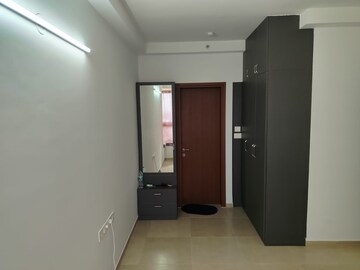 Room in 2 BHK Apartment at Bhartiya Nikoo Homes, Thanisandra Main Road – for Rent