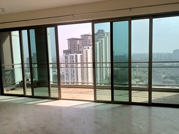 Room in 4 BHK Apartment at Tata Primanti Villas, Sector 72 – for Sale