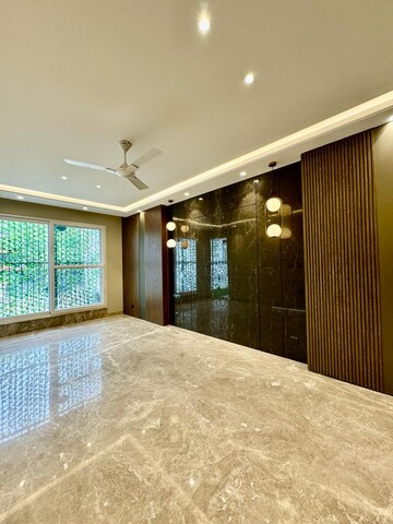 Bedroom in 4 BHK Builder Floor at Ansal Sushant Lok I, Sector 43 – for Sale