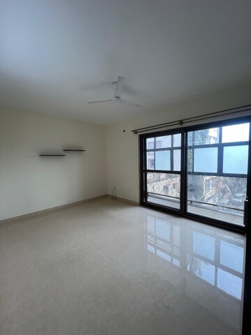 Room in 3 BHK Apartment at Benson Town – for Sale