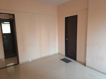 Room in 2.5 BHK Apartment at Menorah Manshanti CHS, Chembur – for Rent
