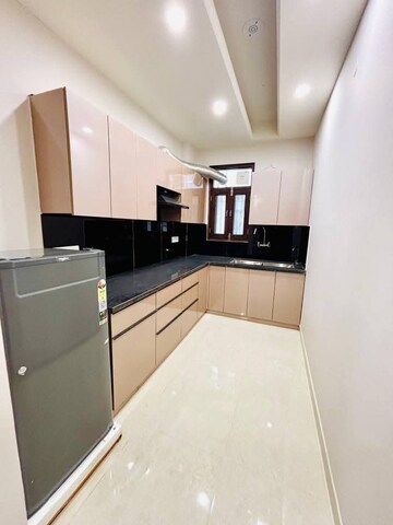 Kitchen in 2 BHK Builder Floor at Sector 40 – for Rent