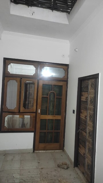 Furnished Amenities in 2.5 BHK Independent House at Gomti Nagar – for Rent