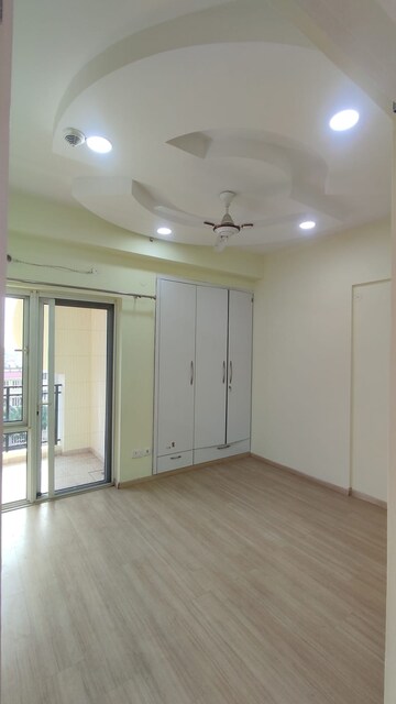 Room in 3 BHK Apartment at Moti Nagar – for Rent