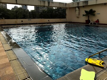 Swimming Pool in 3 BHK Apartment at Mahindra Lifespaces Belvedere Court, Mahalaxmi – for Rent