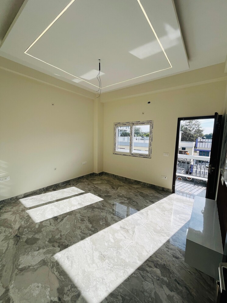 Room, ballupur 3 Bedroom 2200 Sq.Ft. Builder Floor In Ballupur Dehradun 8097593