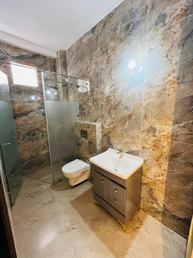 Bathroom, ballupur 3 Bedroom 2200 Sq.Ft. Builder Floor In Ballupur Dehradun 8097593