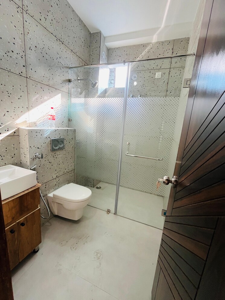 Bathroom, ballupur 3 Bedroom 2200 Sq.Ft. Builder Floor In Ballupur Dehradun 8097593