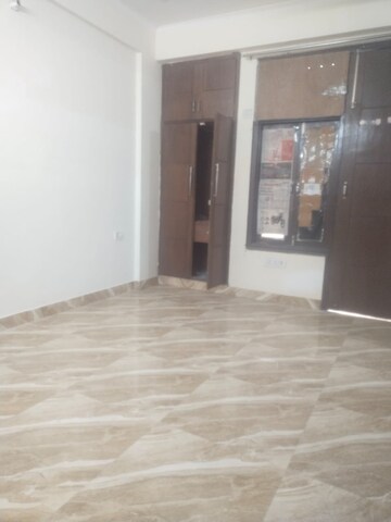 Room in 2 BHK Builder Floor at Saket – for Rent