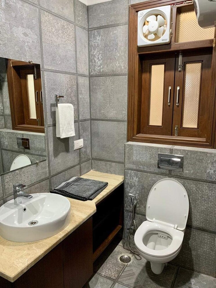 Bathroom, sector 12 panchkula 2 Bedroom 1500 Sq.Ft. Builder Floor In Sector 12 Panchkula Panchkula 8097642