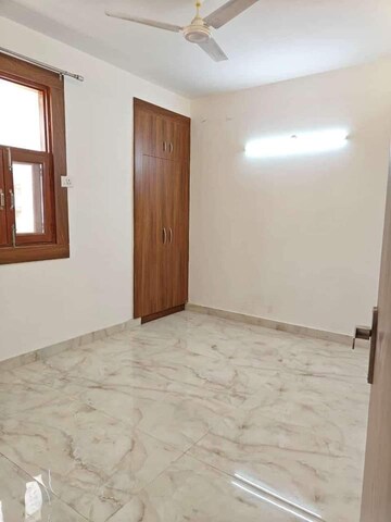 Room in 2 BHK Builder Floor at Saket – for Rent