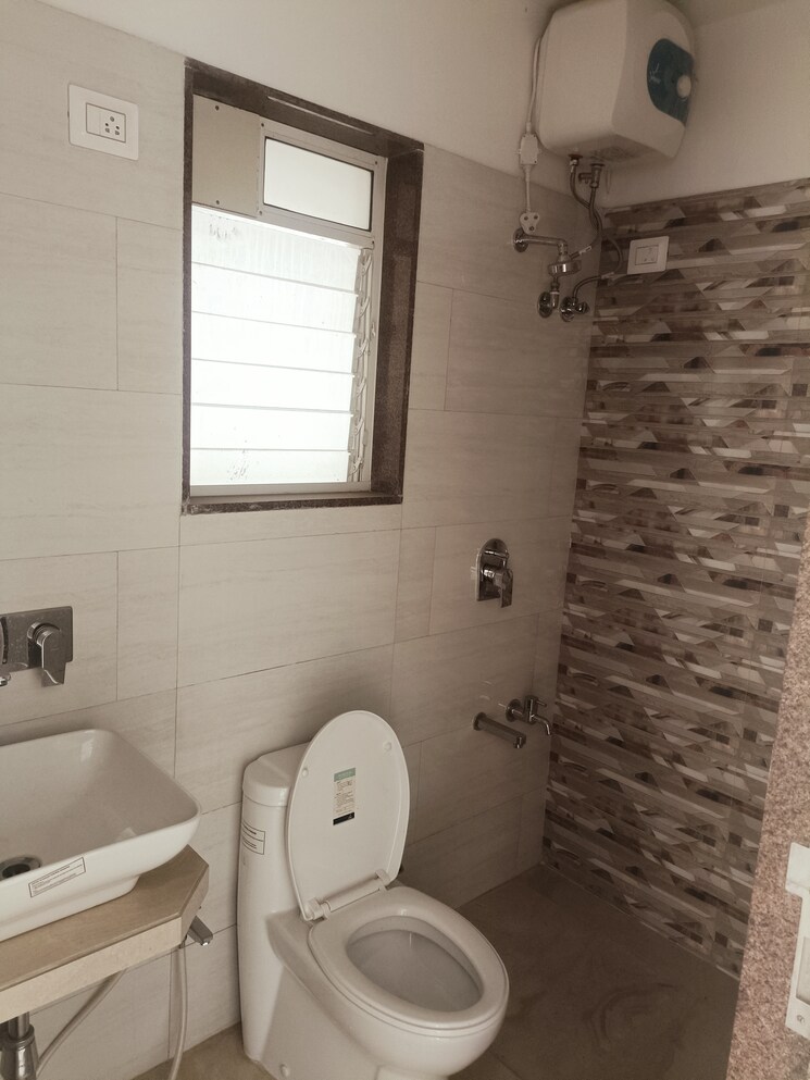 Bathroom, rutu-city 2 Bedroom 623 Sq.Ft. Apartment In Kasarvadavali Thane 8097655