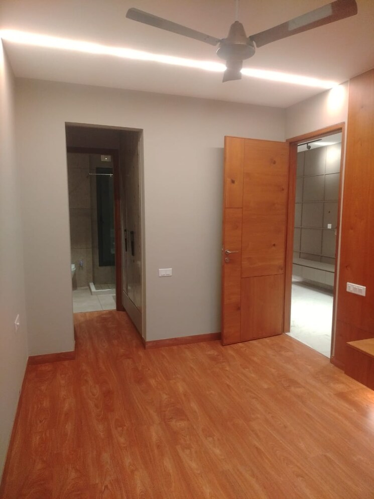 Room, sector 9 panchkula 3 Bedroom 1800 Sq.Ft. Builder Floor In Sector 9 Panchkula Panchkula 8097708