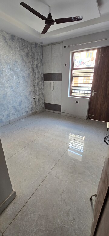 Room in 3 BHK Apartment at RPS Palm Drive, Sector 88 – for Rent
