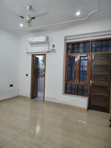 Room in 3 BHK Builder Floor at Gms Road – for Sale